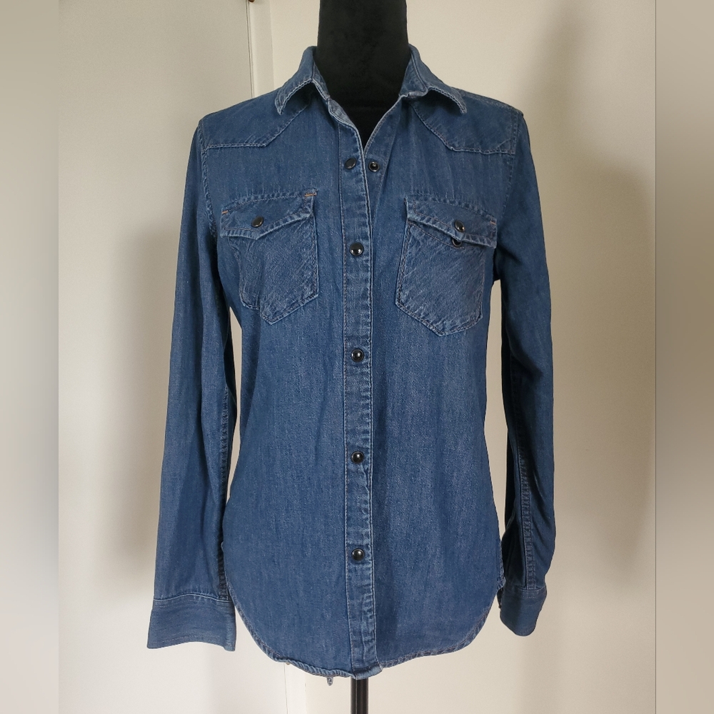 Gap shirt, size S